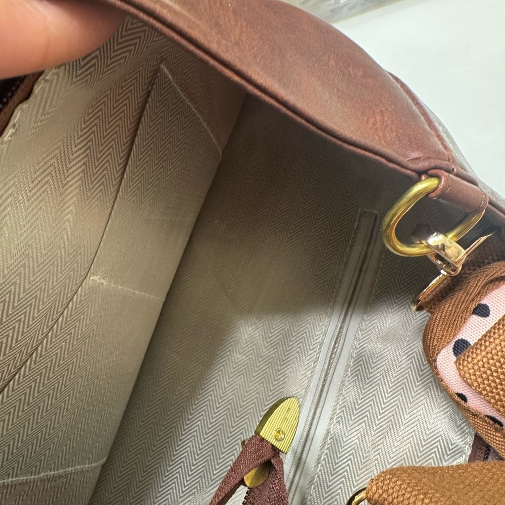 Chic Brown Leather Tote Bag - Picture 4 of 4